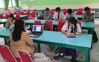Menumbuhkan Iman dan Pelayanan: Siswa Katolik SMPN 1 Papar Belajar Hidup Berparoki.